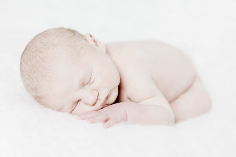 What to wear to your newborn photoshoot| London & Essex Newborn Photographer
