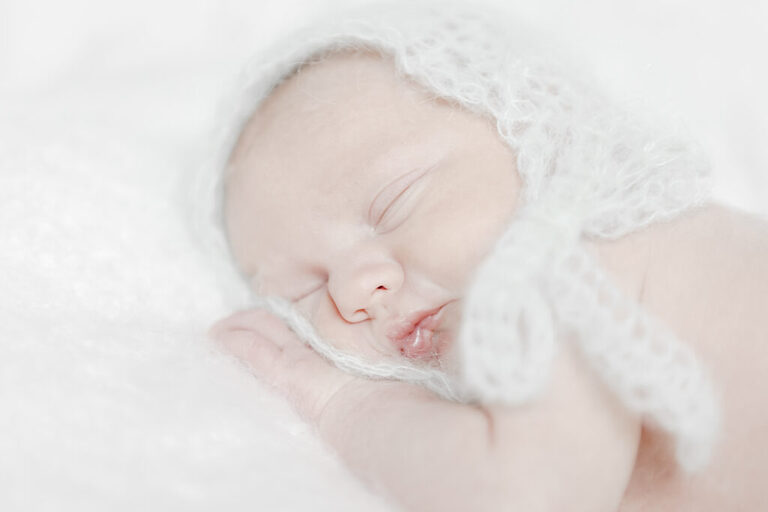 minimal and timeless baby newborn photography in studio Woodford, east London by petite feet photography, newborn photographer London and Essex.